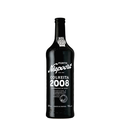 Porto Niepoort Colheita 2008 Port bottle on a white background